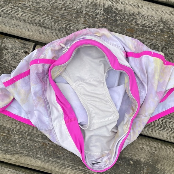 Ivivva by Lululemon Watercolor Printed Speedy Speed Running Athletic Shorts - Picture 3 of 7